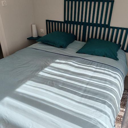 La Revetizon Bed and Breakfast Saint-Pierre-d'Amilly Buitenkant foto